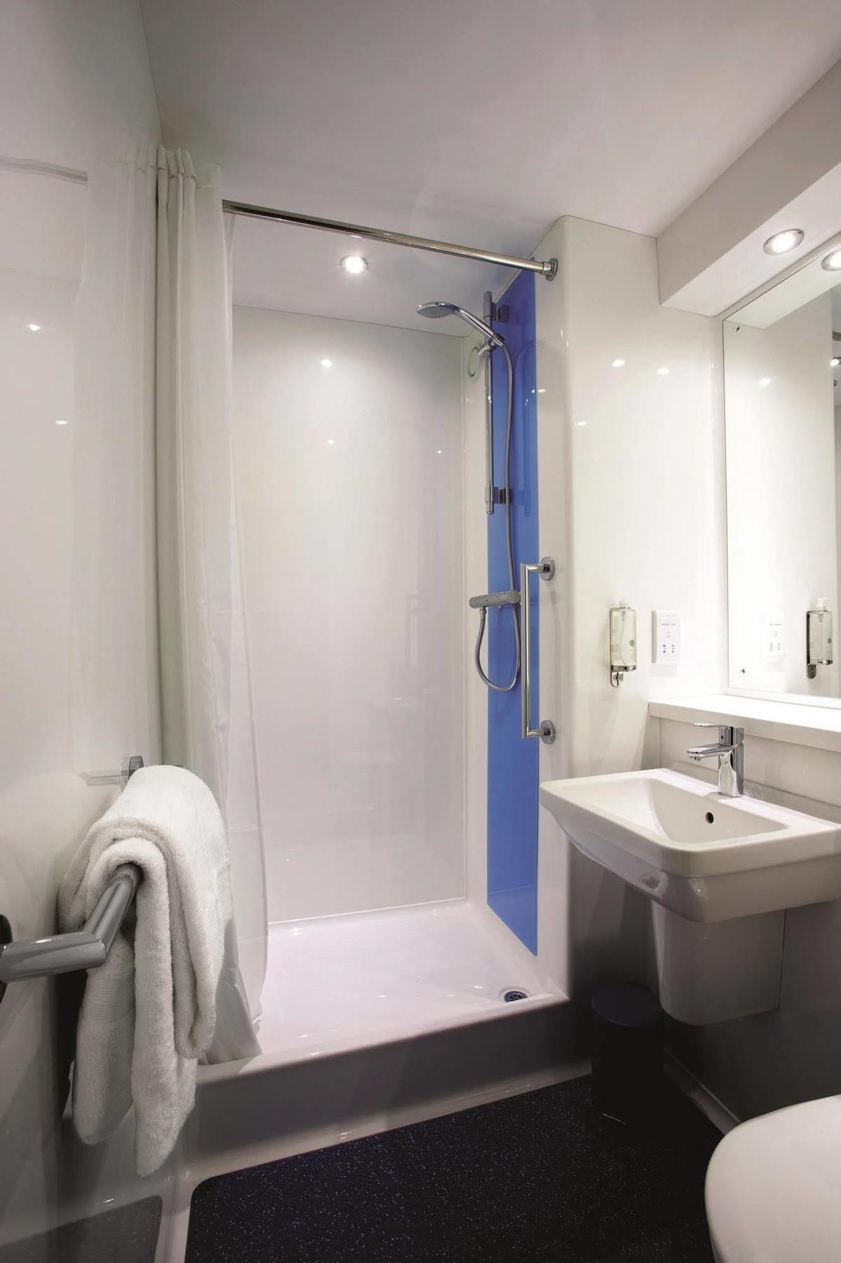 Travelodge Edinburgh Central Waterloo Place Exteriör bild